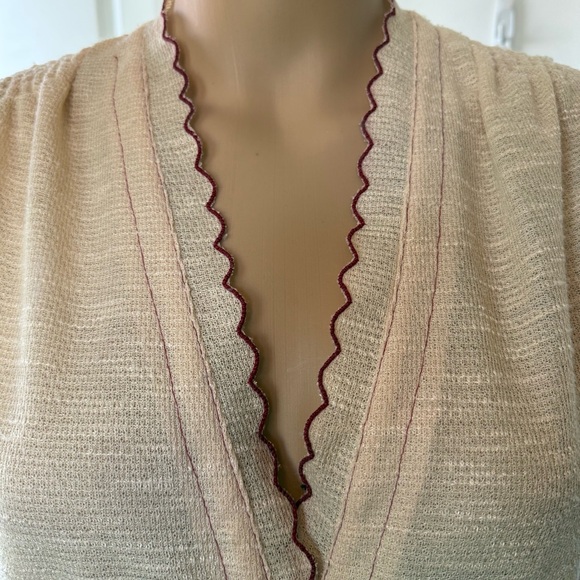 VINTAGE adorable cream midi dress with red piping and belt S M pleated V neck - Picture 10 of 14